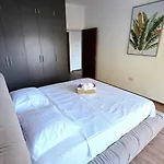 Apartment 3br Gem, - 1gb Wi-fi *