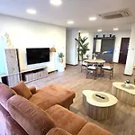3br Gem, - 1gb Wi-fi Apartment Larnaca